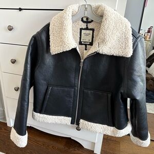 Abercrombie & Fitch Black and Cream Teddy Jacket